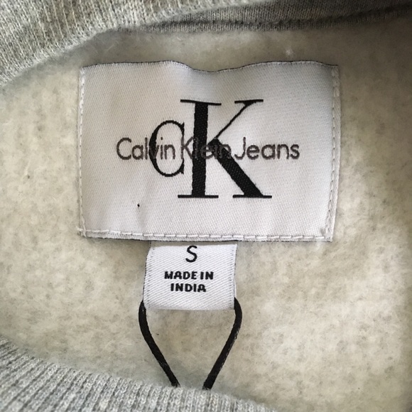 SOLD! Calvin Klein Crew Neck Sweatshirt - Picture 2 of 3